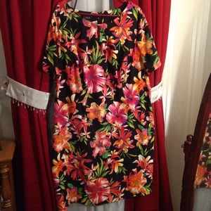 💐Radiant hibiscus covered dress